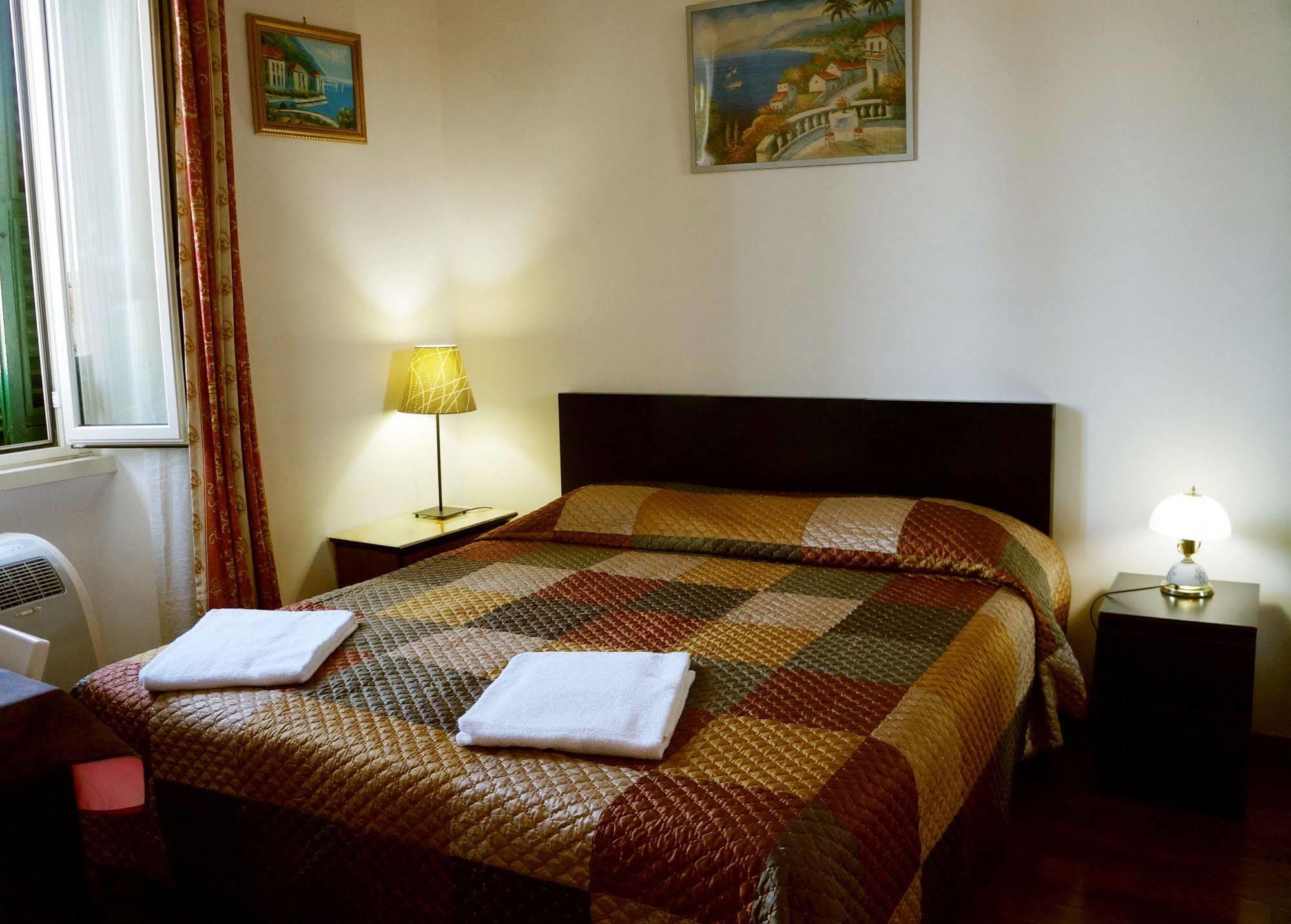 Bed and Breakfast Casa Dell'Amicizia Roma Exterior foto