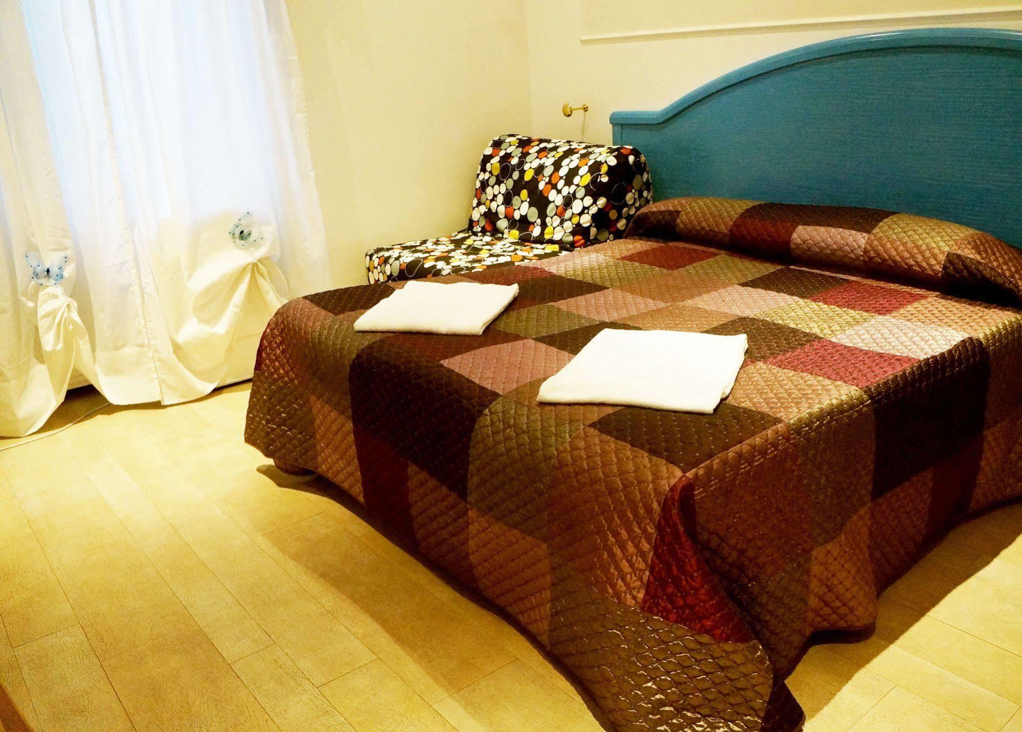 Bed and Breakfast Casa Dell'Amicizia Roma Exterior foto