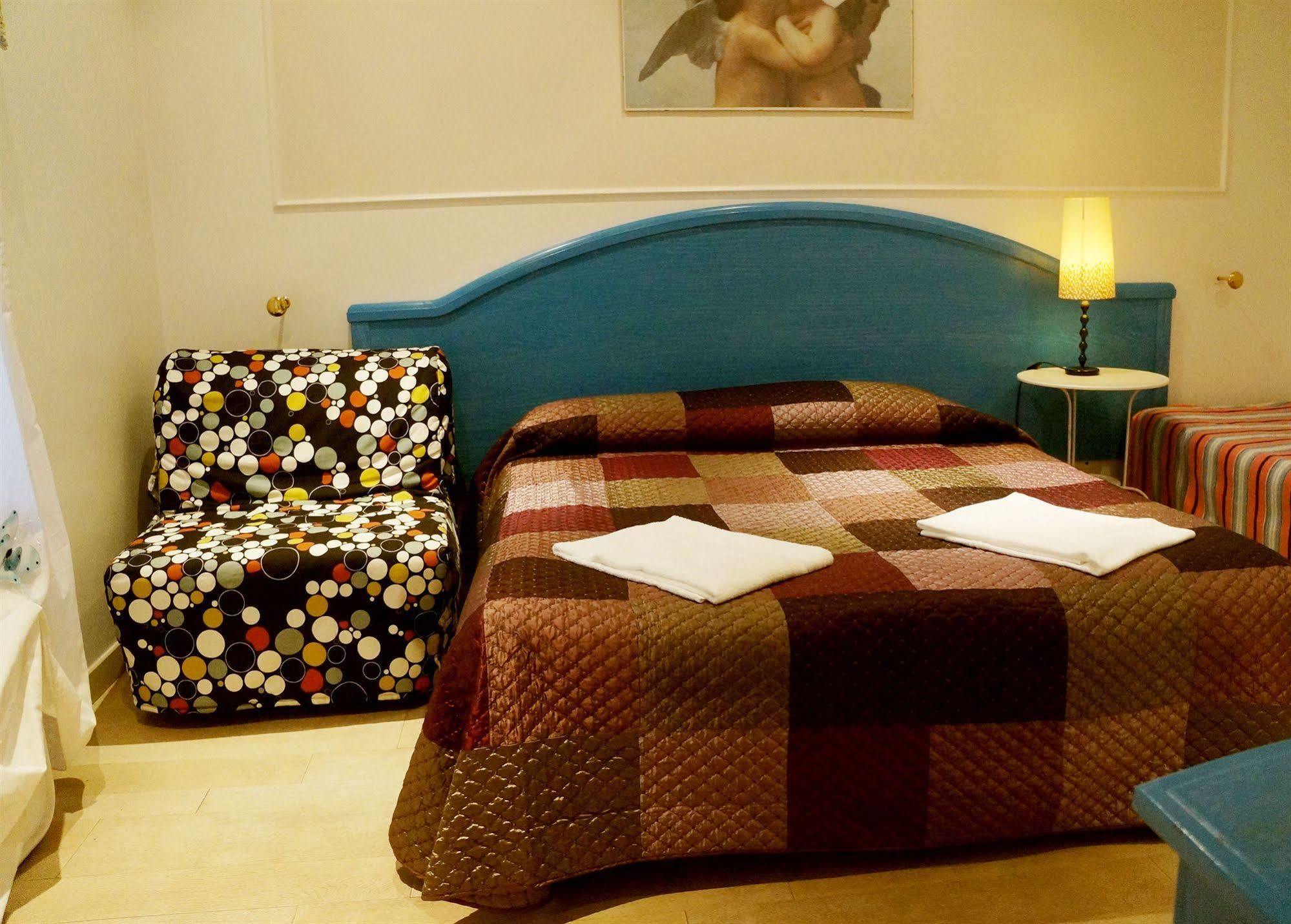 Bed and Breakfast Casa Dell'Amicizia Roma Exterior foto